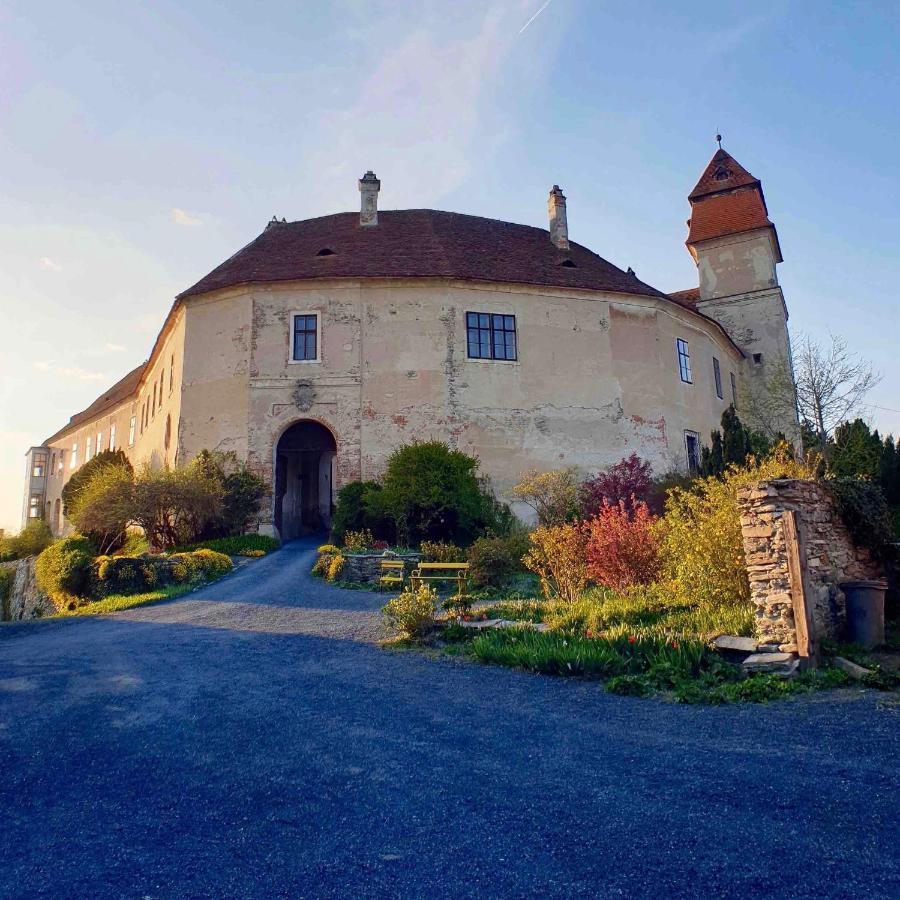 Отель Burg Bernstein Экстерьер фото